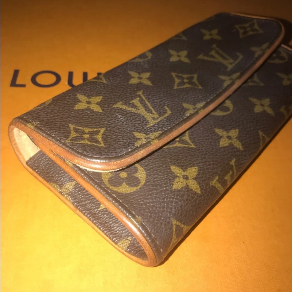 SOLD Authentic Louis Vuitton Twin Pochette PM - Picture 3 of 8